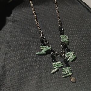 Green Stone Accent Drop Necklace - Unbranded